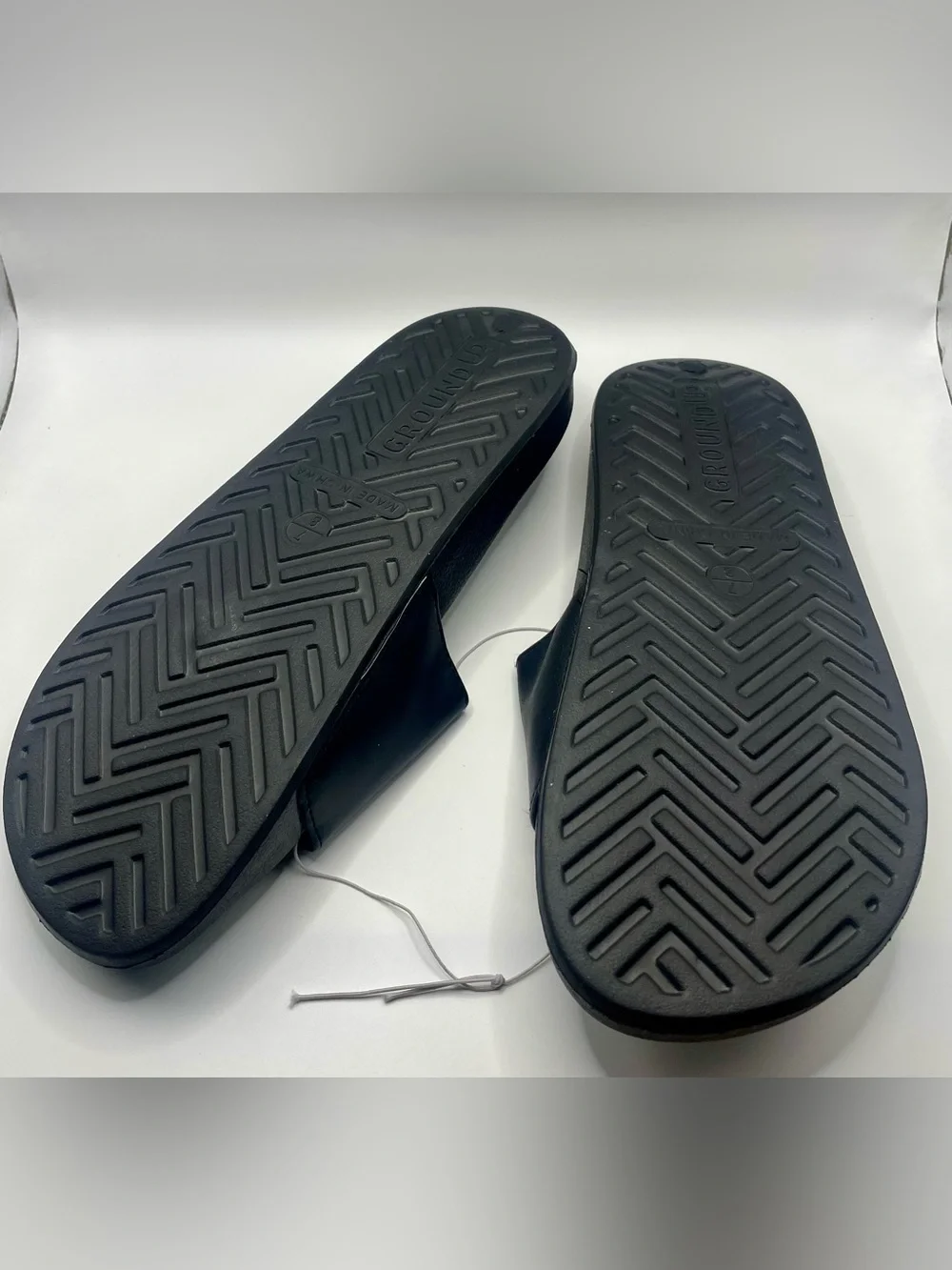 (Size 7/8) New Mens Space Jam Tune Squad Flip Flop Sandals !!